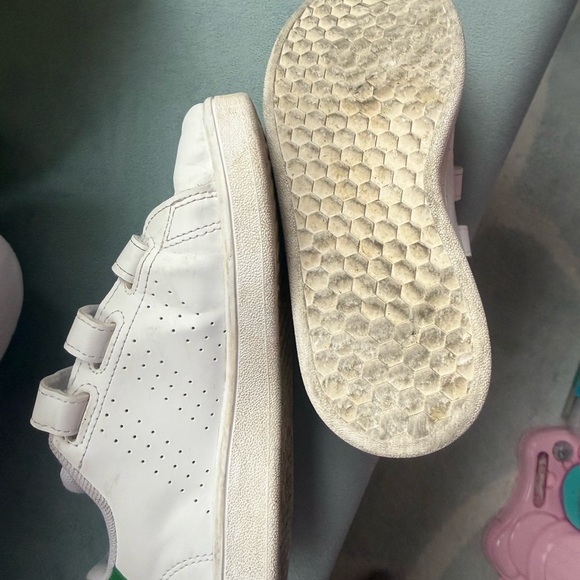 Adidas Kids White Sneakers size 13 toddler - Picture 5 of 6